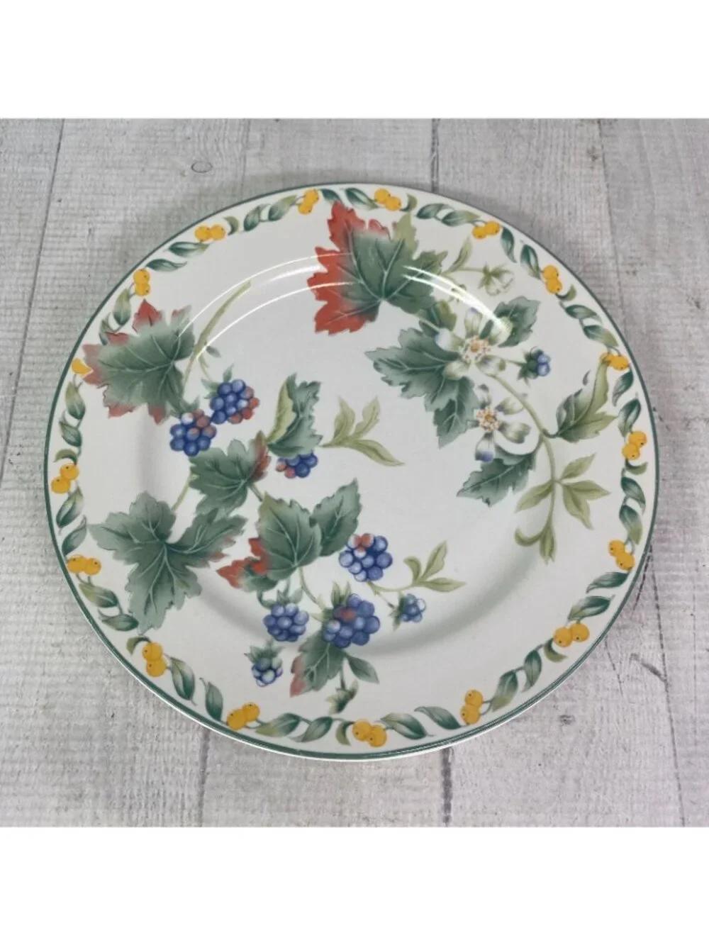 Vintage Julie Pople Avon COUNTRY FRUIT COLLECTION Porcelain Salad Plate Set 4